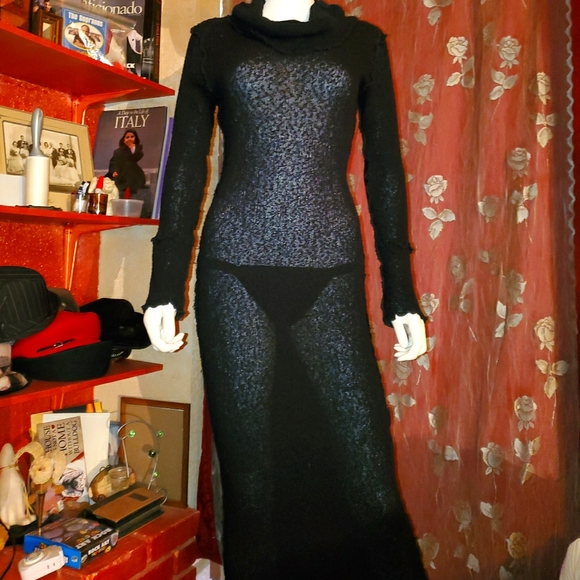 🖤Gorgeous Black Knit Maxi Dress 🖤 - Picture 14 of 16